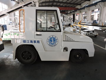 China Trator branco resistente do reboque dos aviões um afastamento à terra de 130 - 165 milímetros fornecedor